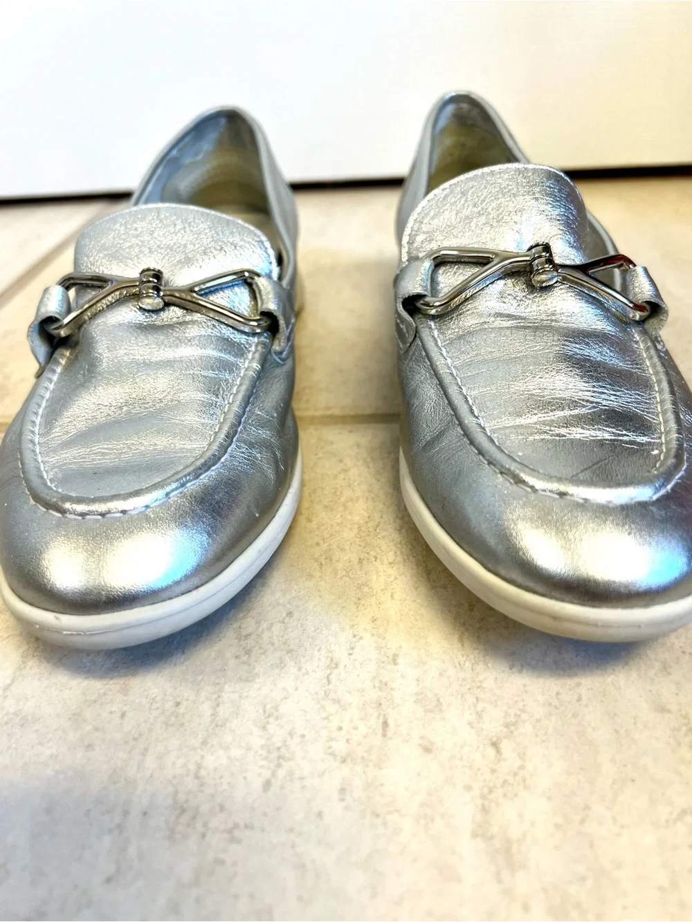 Naturalizer 7.5 Cecilia Leather Bit Buckle Loafers metallic silver preppy classy